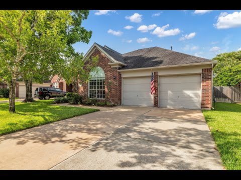 3731 Crescent Drive, Pearland, TX home video tour