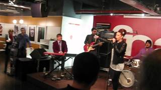 Robin Mc Kelle @ Showcase Fnac Montparnasse 2012 - Walk on by