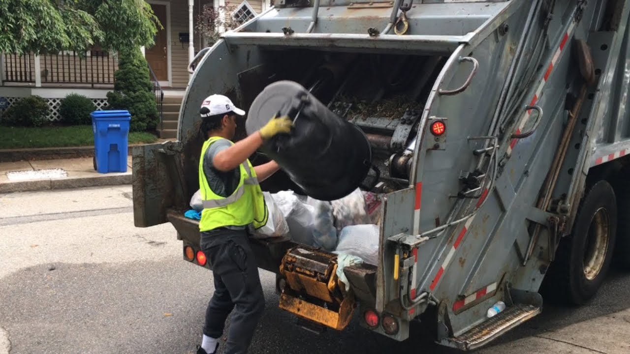 EZ Disposal Mack MR Leach 2RII Part 2