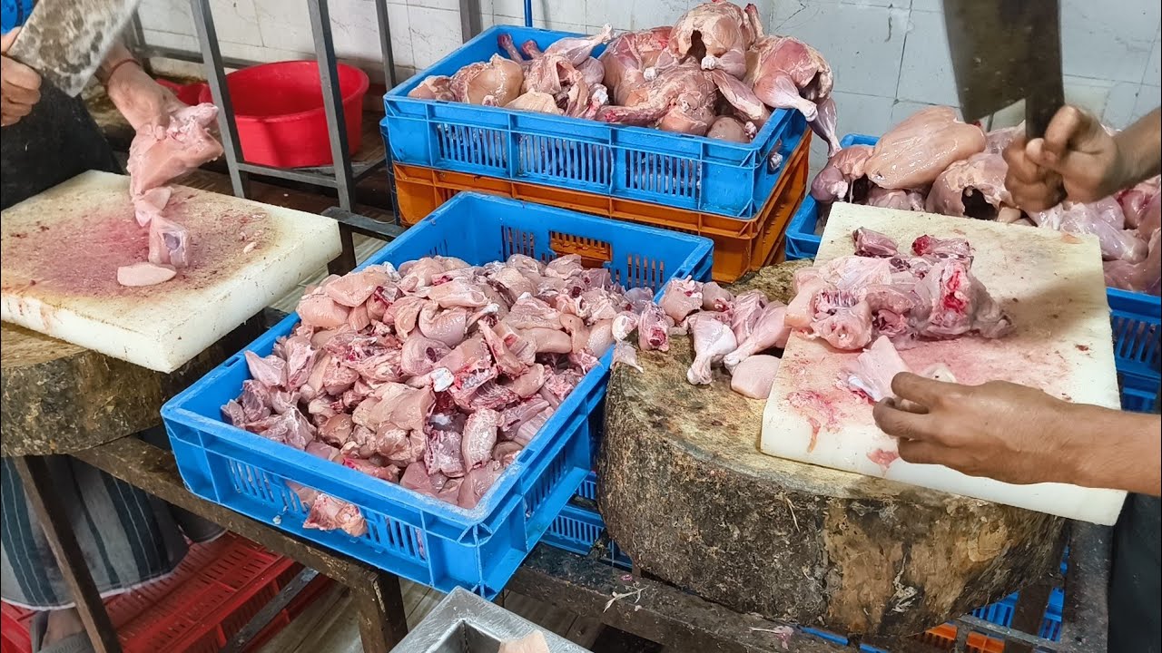 How To Full Skinless Bird's Cutting Curry Cut 🐔 Hyderabad Chicken Cutting Best Video