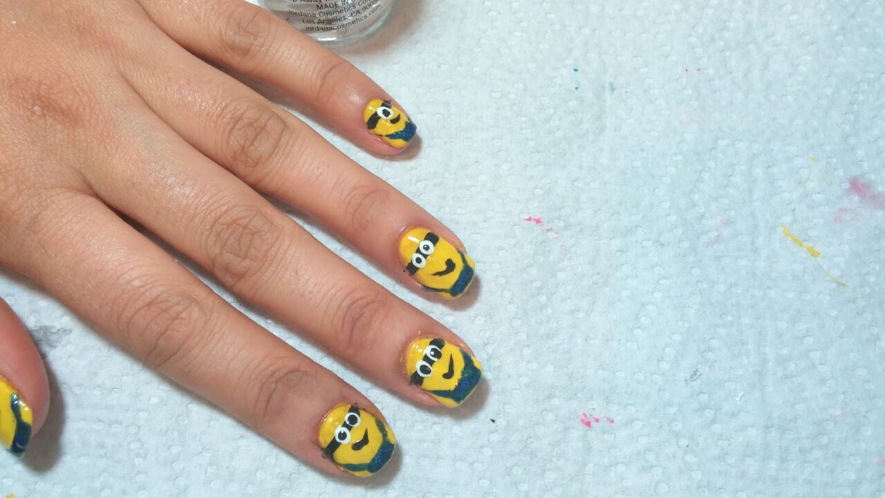Minion Nail art