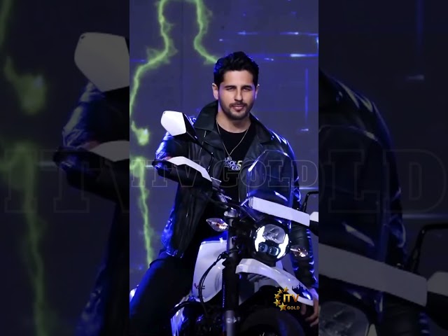 Sidharth Malhotra electrifies as the new face of Savsol Lubricants! 🌟