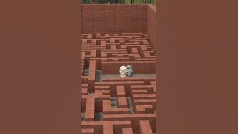 Skull And Moai chase me in the Maze Gmod
