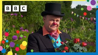 Fabulous Fruit Compeion With Mr Tumble Mr Tumble And Friends