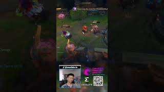Takes a PERFECT GANK for Sett to take down Illaoi | League of Legends #shorts