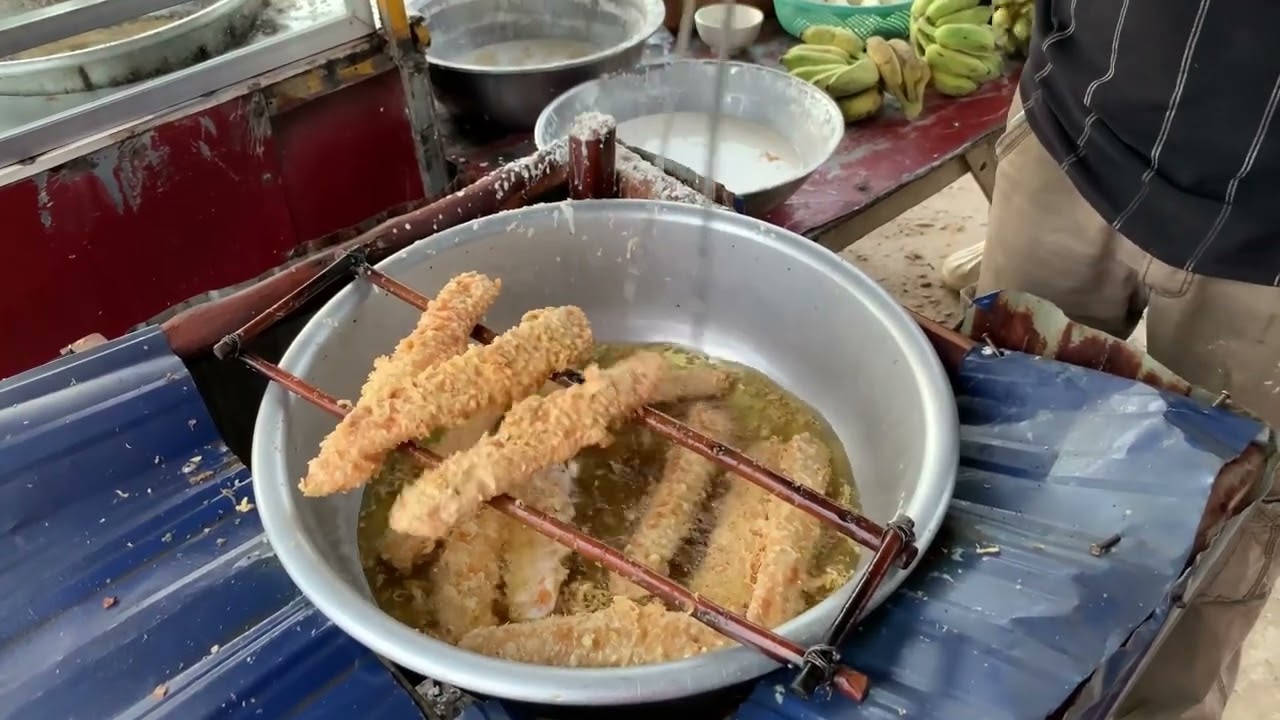 Street food in Cambodia (fry bananas)