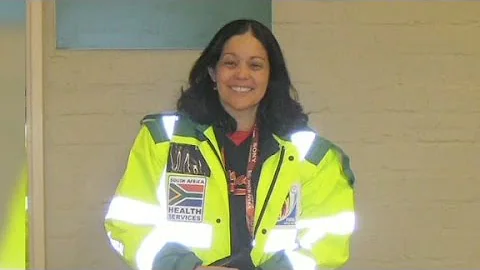 U.S. doctor risks her life to fight Ebola