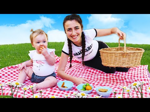 Bebek bakma videosu! Sevcan Derin ile bahçede piknik yapıyor!