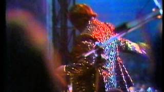 Video thumbnail of "BARRY WHITE LOVE'S THEME LIVE 1976"