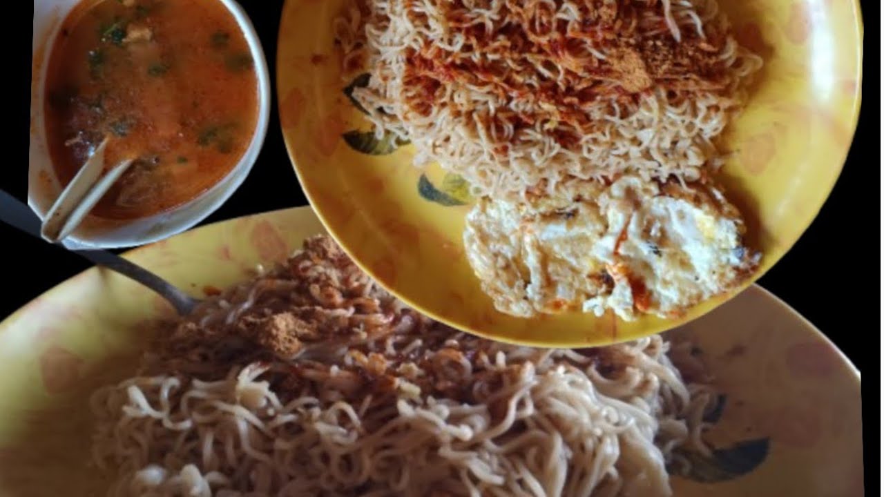 3pkt of ndles🍜 n 2 egg. Plz wth til de end n plz subcribe 😊#mukbang #noodles #rapampam #eatingsounds