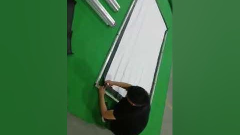 How to set up fast fold projector screen(1/2)