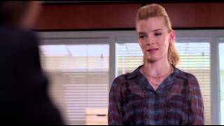 Betty Gilpin Talks Checking in to 'Nurse Jackie'