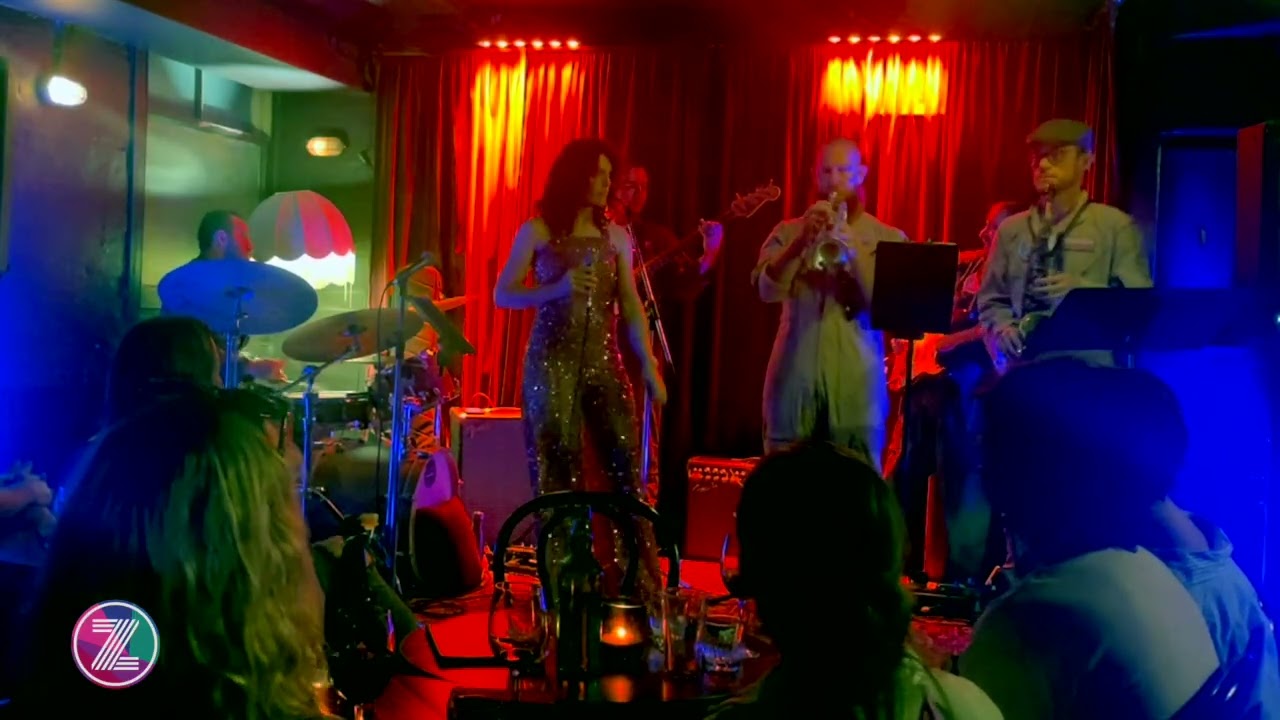 Guarda Zenith Pop Funk's version of 'Levitating' by Dua Lipa Live @ The Underground su YouTube Guarda Zenith Pop Funk's version of 'Levitating' by Dua Lipa Live @ The Underground su YouTube