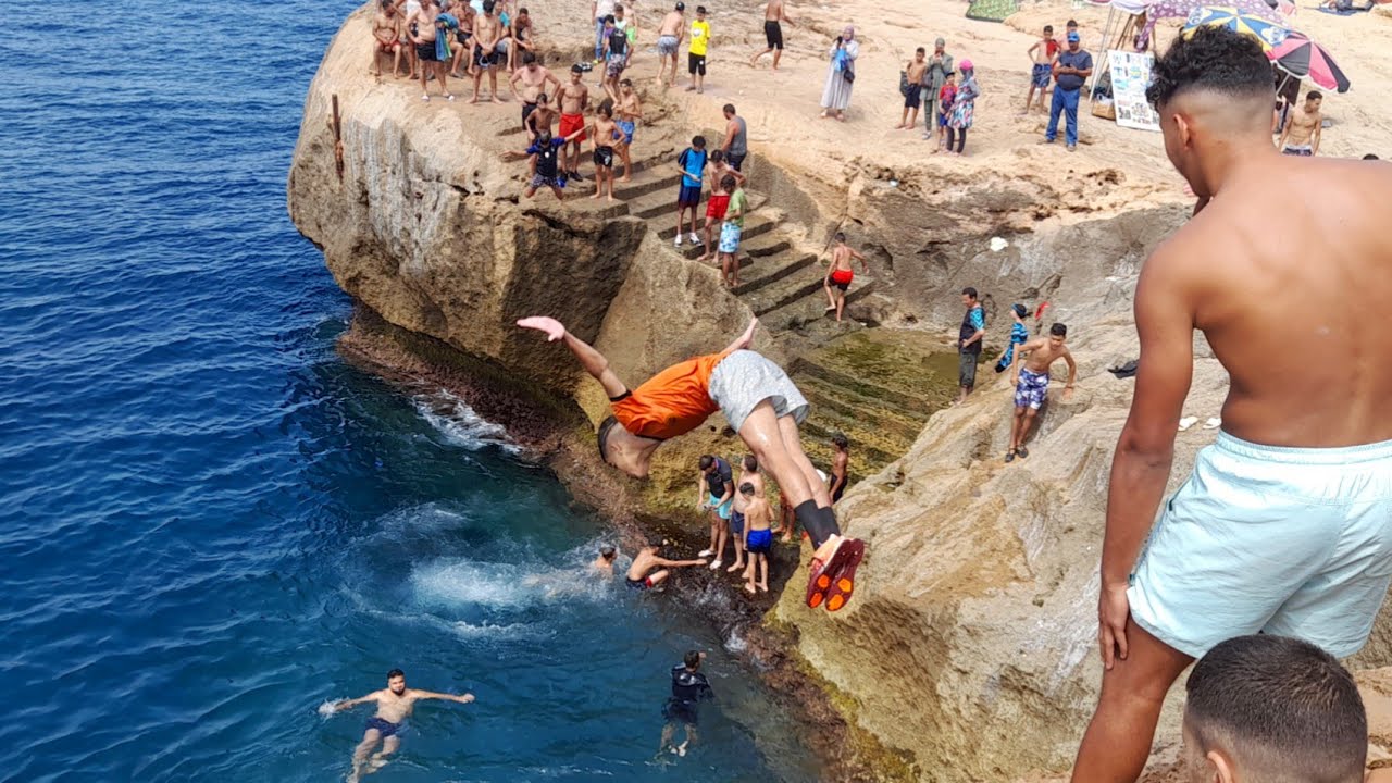 من أخطر و أروع القفزات في البحر😱قفزة الموت