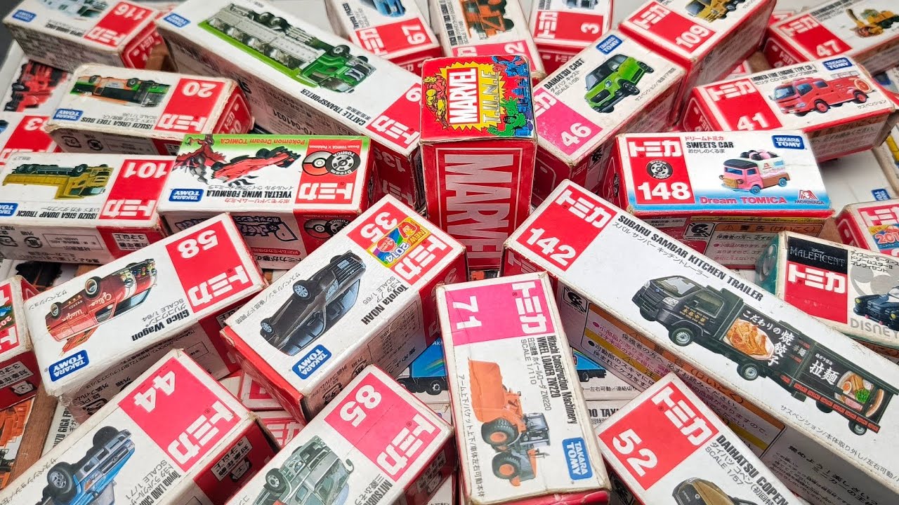トミカミニカーが箱に盛り沢山!収納するよ。トミカのベストコレクションを動画でまとめました! -
