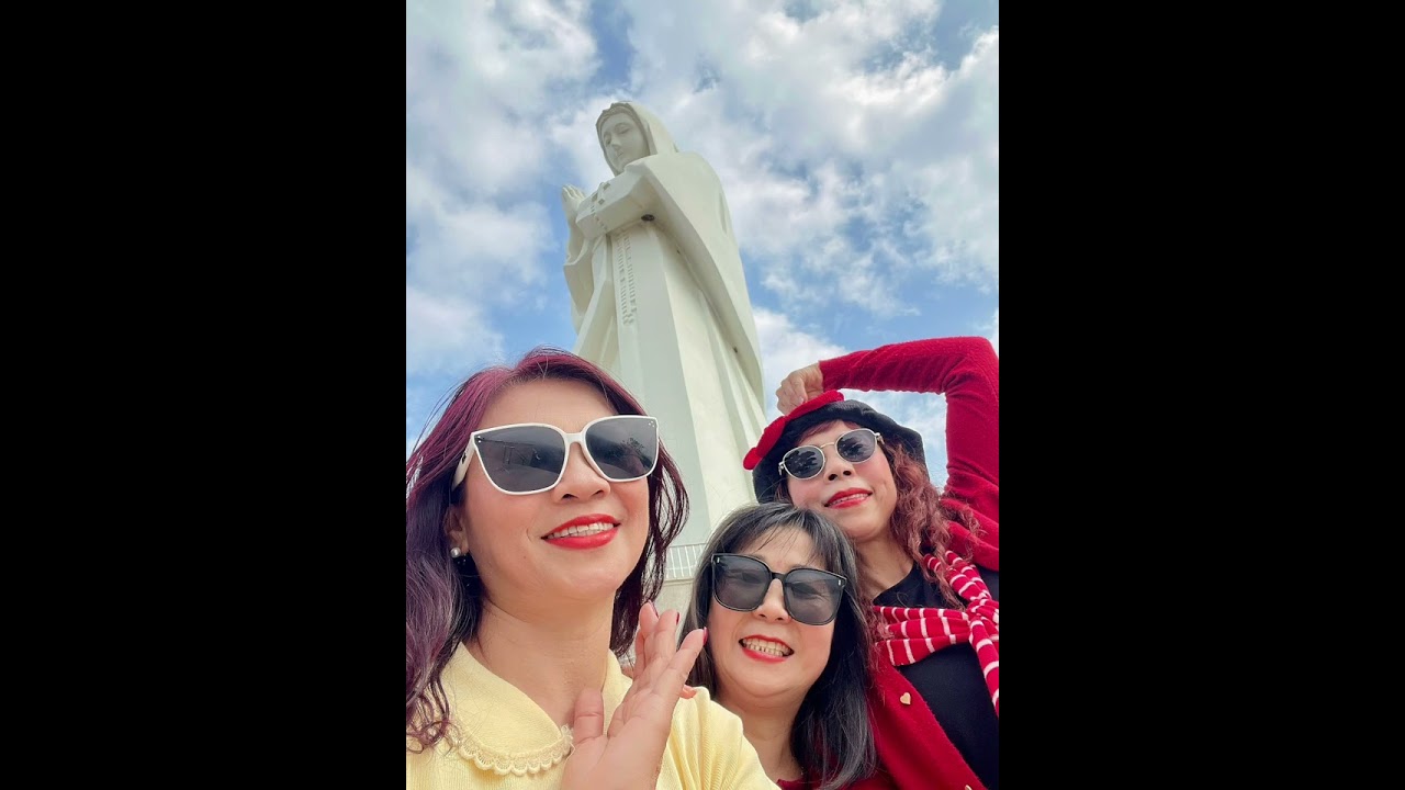 13/1/36 viếng mẹ Tà Pao- Mẹ Núi Cúi -đền thánh Maảtin- Đức mẹ hy vọng-mộ cha thanh mộ cha la Vinh ￼