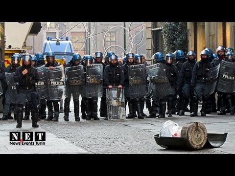 Scontri studenti - polizia Torino 17 novembre 2011