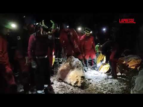 Video Speleologo bloccato in grotta a Urzulei: proseguono operazioni di salvataggio