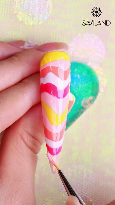 😍Amazing Wavy nails style.
