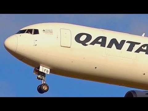 AMAZING SHORT TAKEOFF | Qantas Freight 767-300F Landing & Takeoff ● Melbourne Airport