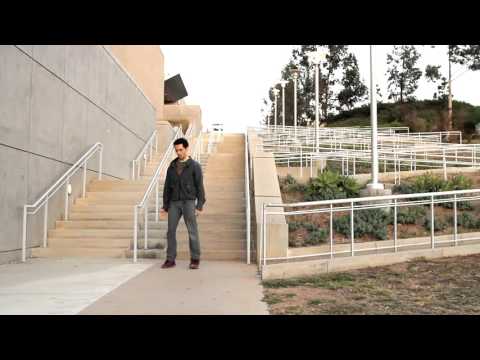 David Elsewhere Dances to WhatSoNot - Gemini