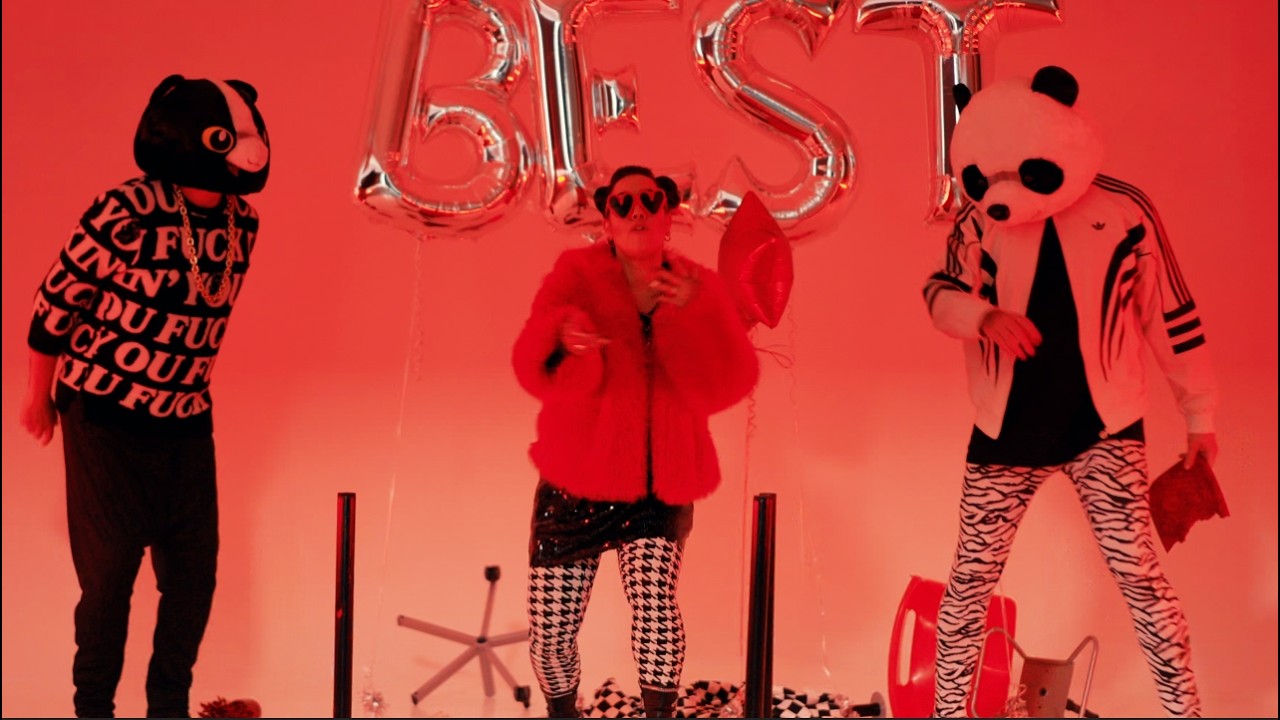 Debbie Tebbs - Best Life (Vidéoclip Officiel)