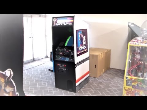 Watch a Pro teach us how to play our 1983 Spy Hunter Arcade Game!