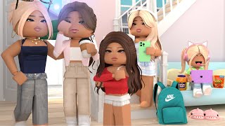 MEETING OUR NEW NEIGHBOURS! *THE GIRL NEXT DOOR IS MEAN?* Roblox Bloxburg Voiced Roleplay