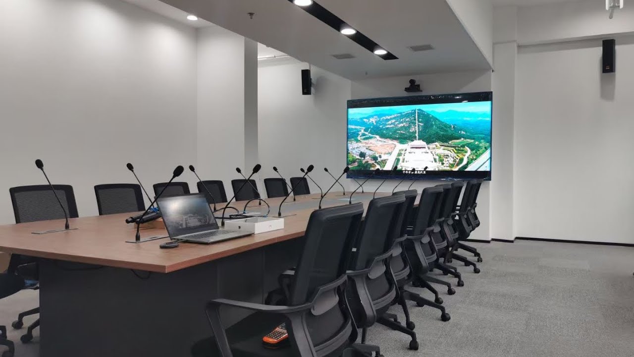 Wireless Presentation System device and One to Many screens demo - YouTube