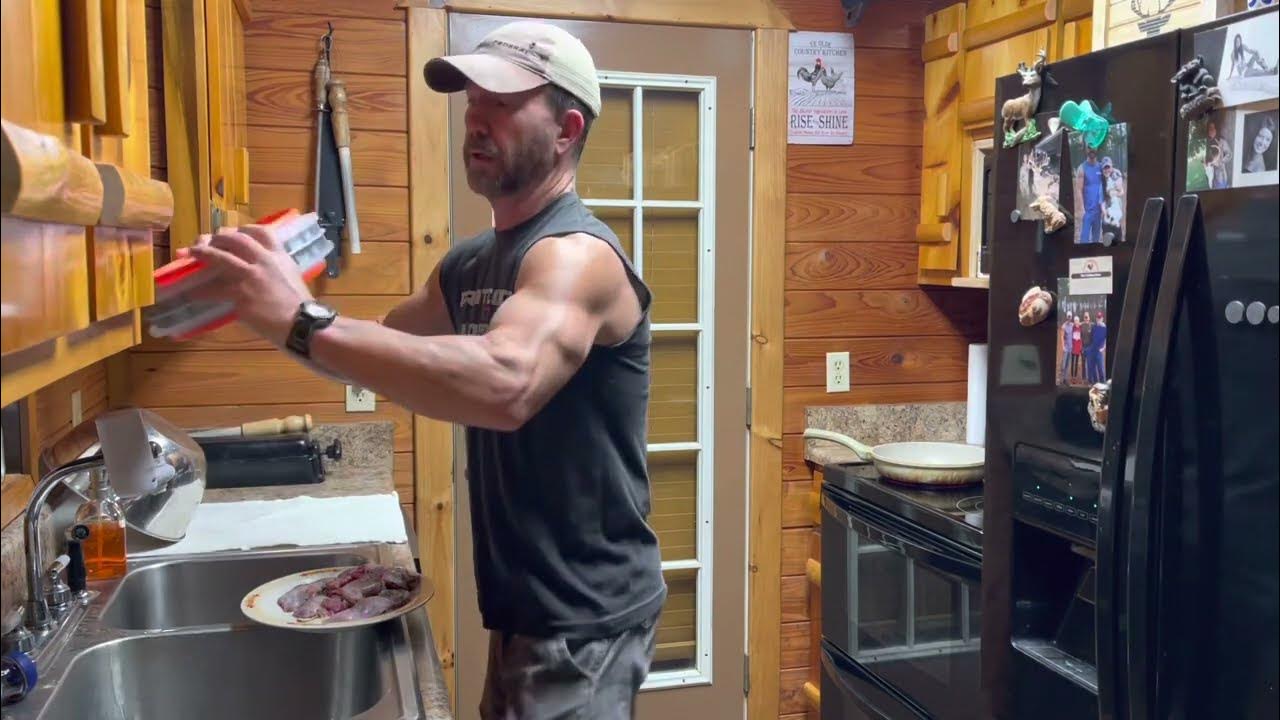 How to Cook Crock Pot Squirrel Gravy! Southern Favorite - YouTube