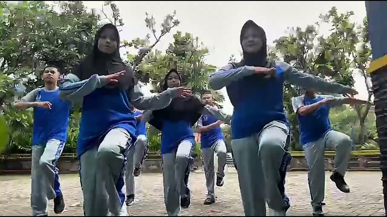 Senam Kreasi by Kelompok 3 XI AP 3 