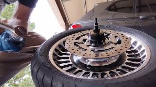 2009 Road King Classic RF wheel bearing removal.