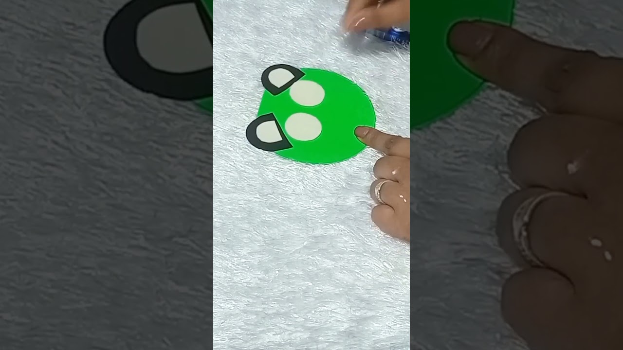 "Crafting the Perfect Best Friend Birthday Card - DIY Ideas & Inspiration" cute youtuber