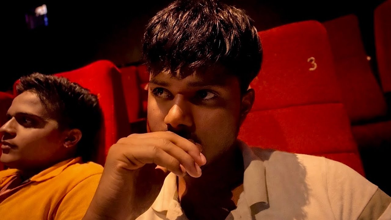 झापुक झुपूक मराठी मूव्ही बघायला गेलो 😂