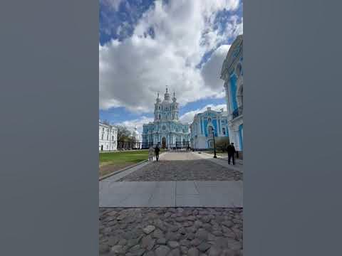 Почему Смольный собор называют жемчужиной