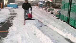 北海道　ホンダ除雪機　「プロショップ　イワサ」　ユキオス実演