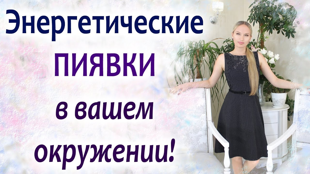 Сосет незнакомцу в машине