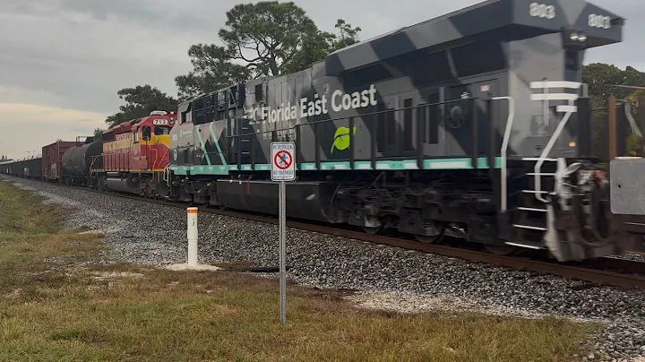 FEC TRAIN 105 @4:34pm 11-27-25 ugly 821 leading 