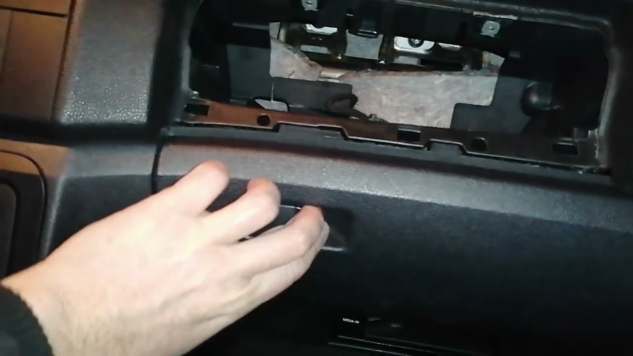 vymena ventilatora vo Fabii 2 inak / replace the fan in Fabia_2 without disassembling the dashboard