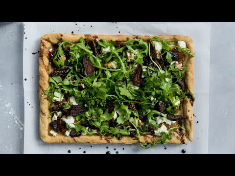 Caramelized Onion, Fig & Goat Cheese Pizza with Arugula