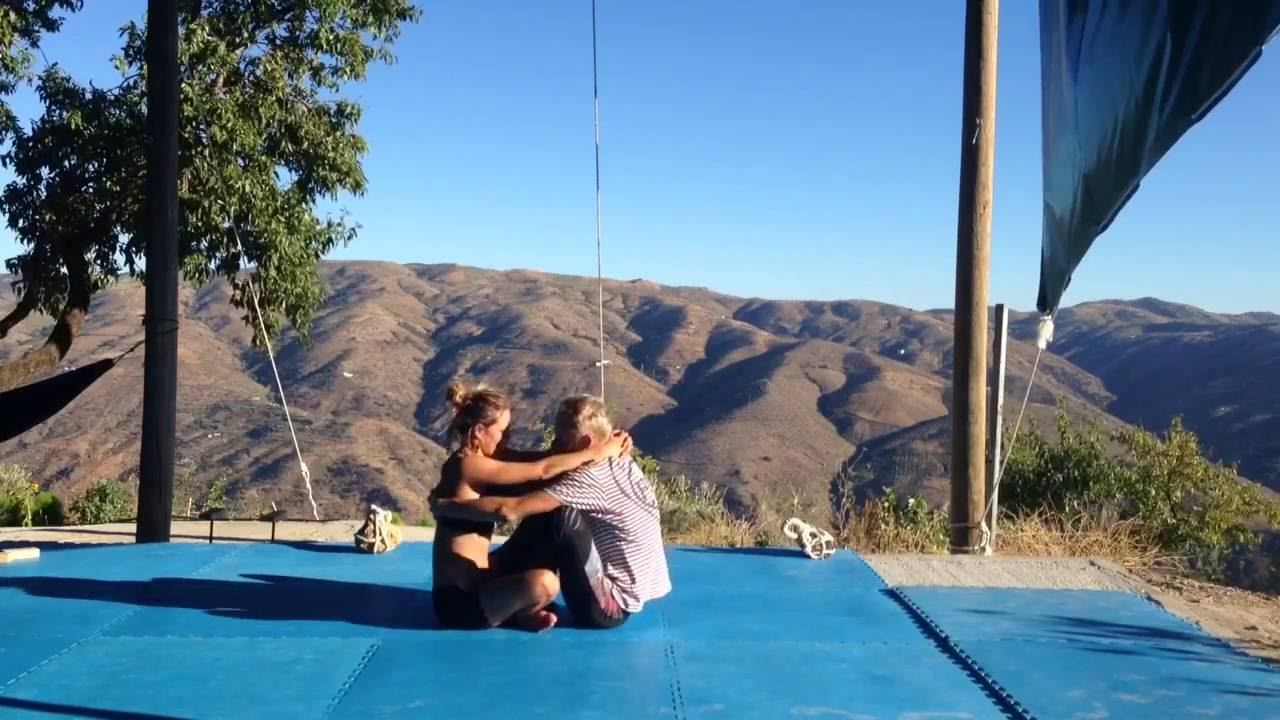 Flying therapeutics and thai yoga massage - Simons Akroyoga