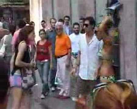Belle Ragazze che litigano a Milano - YouTube