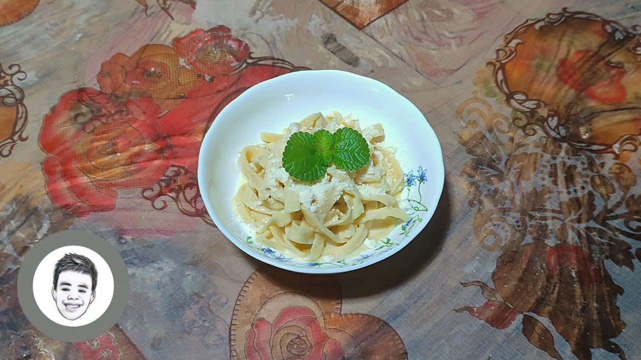 FETTUCCINE ALFREDO | Michael Sacamos