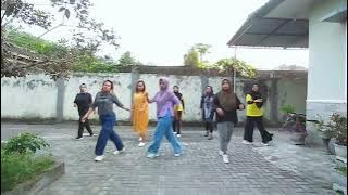 HOLLY BOLLY LINE DANCE || CHOREO BY:WANDI HIDAYAT (INA) || DEMO BY SEROJA LINE DANCE ❤️💃