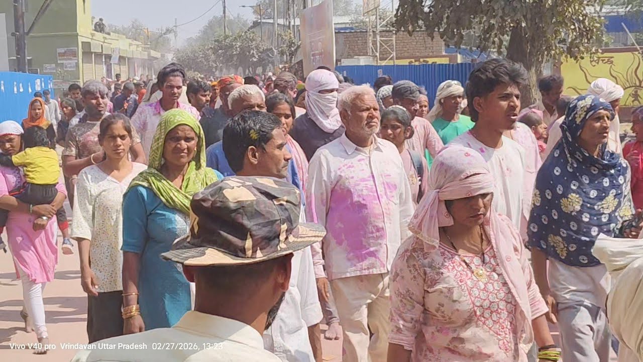 श्री धाम वृंदावन रंगभरी एकादशी पर लाखो भक्तों ने किया परिक्रमा Live 