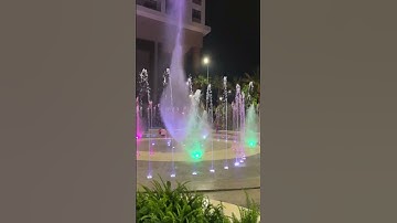 Nhạc nước cuối tuần ở căn hộ Q7 Sài Gòn Riverside, các bé nhỏ sẽ rất thích. ☺️