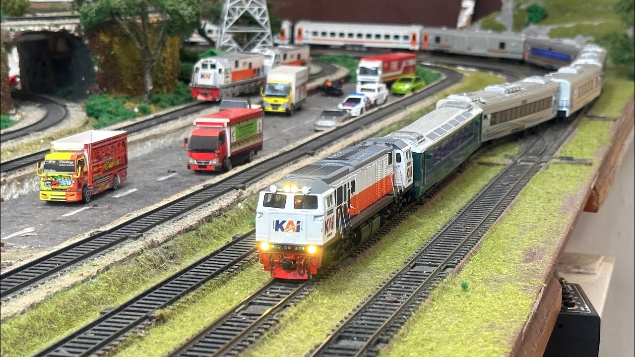 Merakit semua Gerbong Kereta api Super panjang Panoramic,eksekutif & ekonomi hingga anjlok terguling