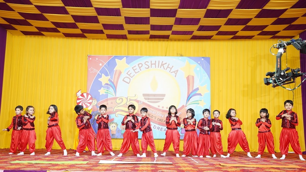 Patriotic Dance @DeepshikhaPreschool 25th Annual Day Badhte chalo dance Ek tera naam India dance
