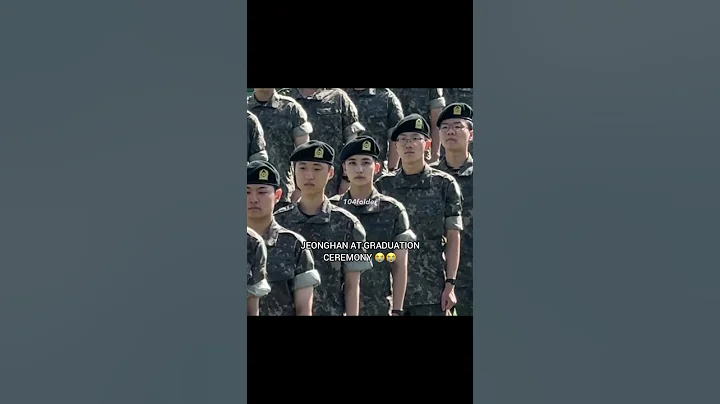 He looks so good in uniform 😭😭 #jeonghan #yoonjeonghan #seventeen #svt #shorts