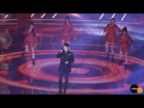 那战队 再次合体燃爆 2021东方卫视跨年晚会 演唱：别再问我什么是迪斯科 直拍视角｜肖战XiaoZhan 那英NaYing